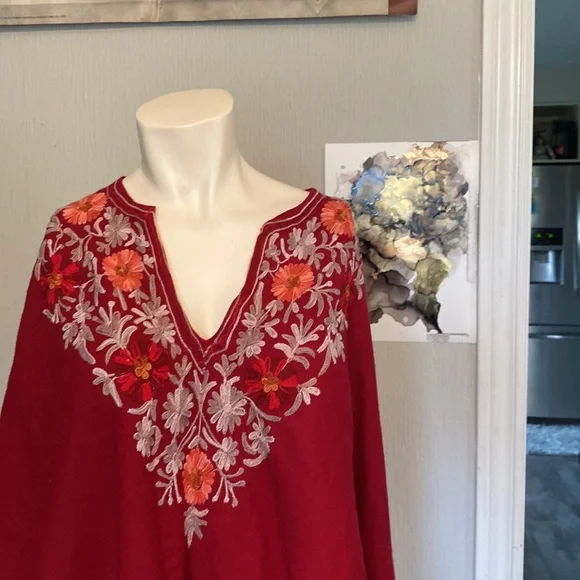 Red Poncho - Picture 3 of 5